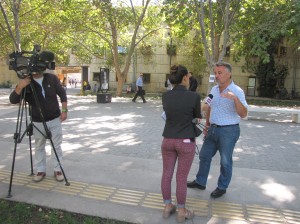 Profesor José Cembrano en entrevista con medios nacionales por la erupción del Volcán Calbuco. Abril 2015.