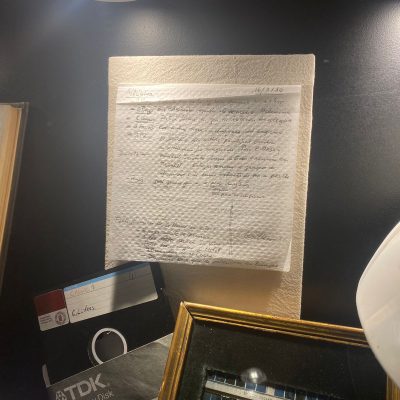 Se observan notas a mano, escritas por el profesor Lüders en servilleta, del congreso ACHISINA de 1986.