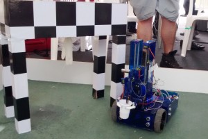 Robot "Tova" desarrollado por alumnos de Ingeniería UC en la competencia LARC 2016.