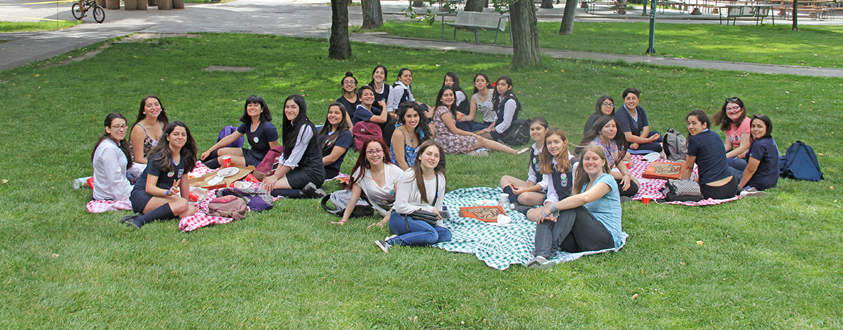 Alumnas Del Liceo Carmela Carvajal Visitaron La Escuela De Ingeniería ...